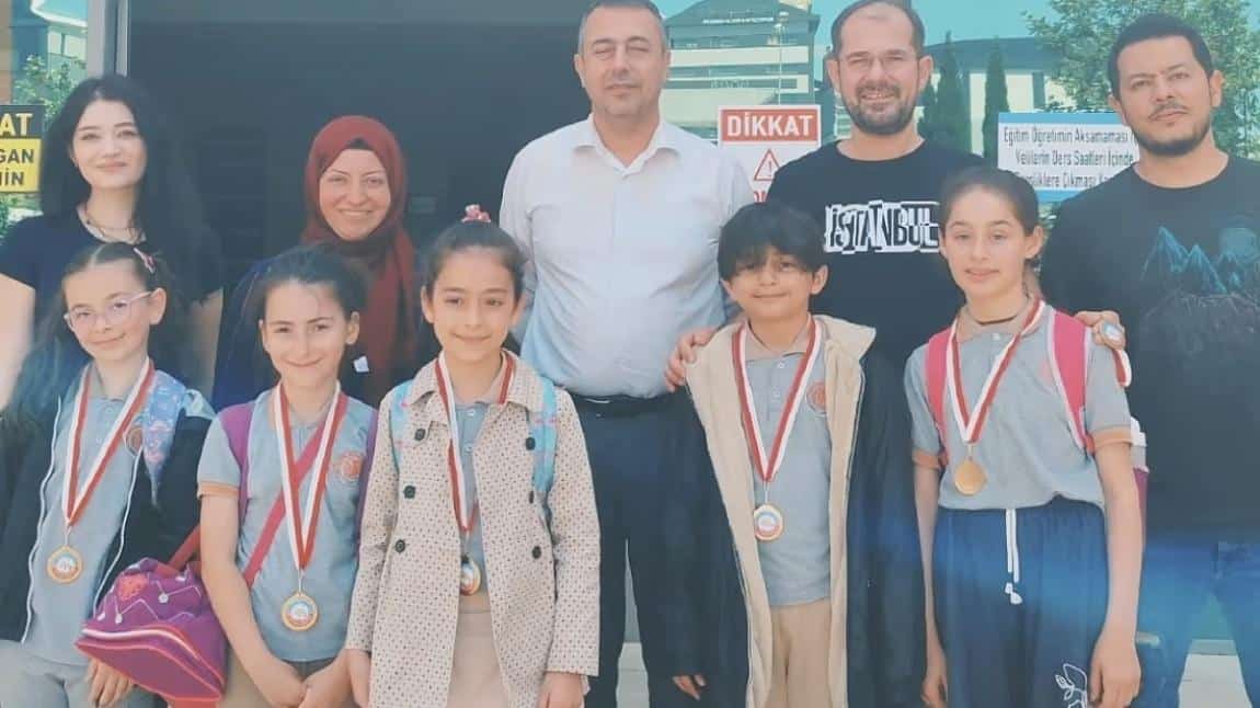 3C ve 4D Sınıfı Bilgi Yarışmasını Kazandılar 